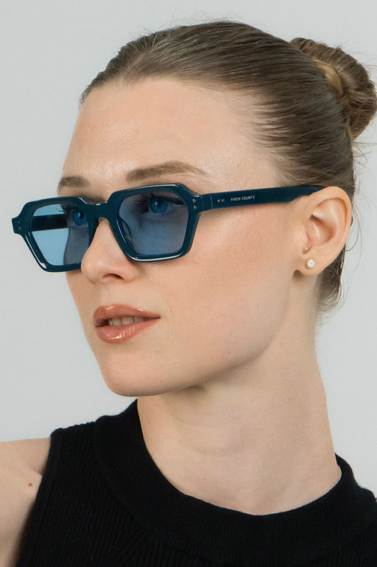 Premium UV400 Sunglasses in the UAE – Stylish Protection for Men & Women | FinchCounty